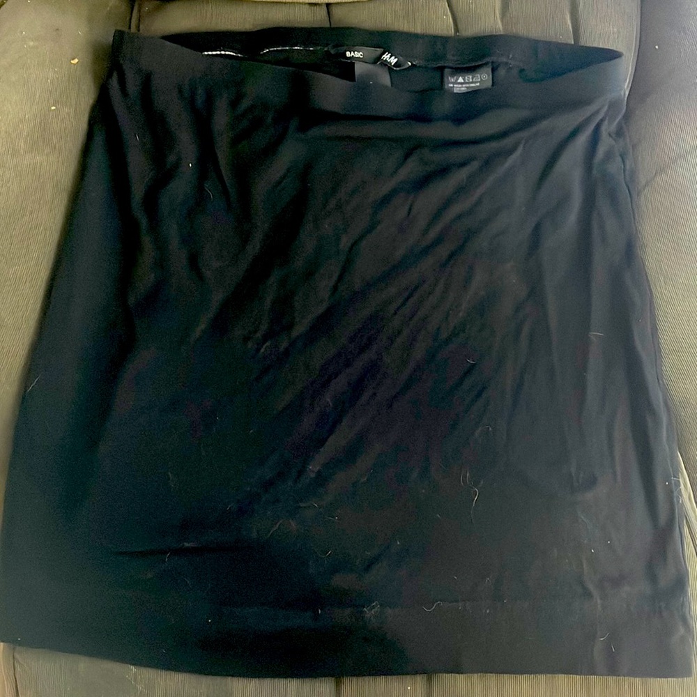 H&M black skirt